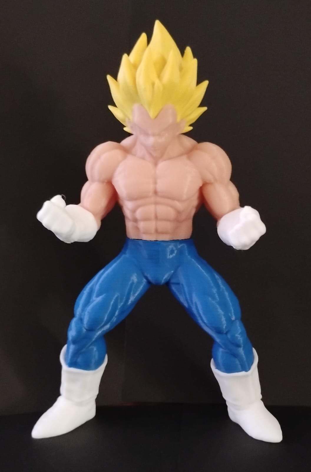 Action figure do Vegeta super sayajin